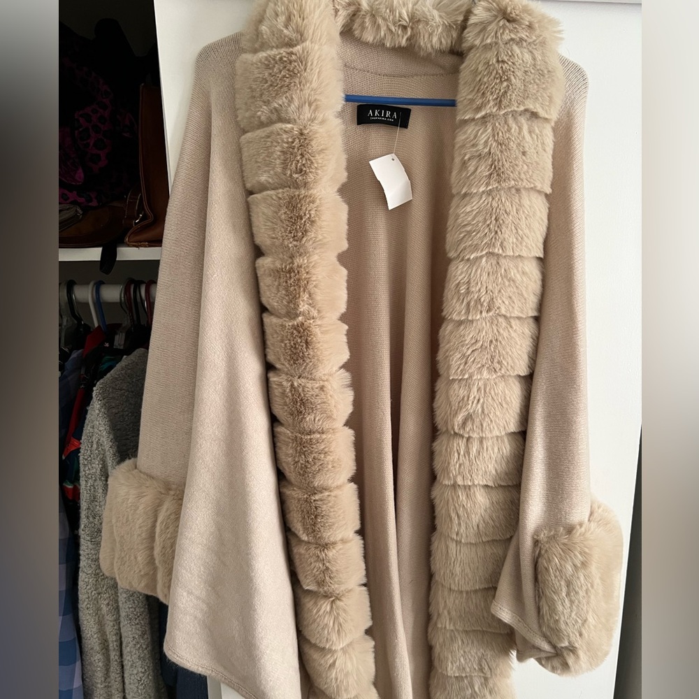 Akira faux fur shawl